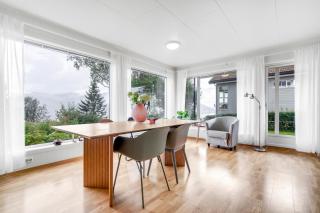 Uptown I City & Fjord Views I FREE Parking - 8