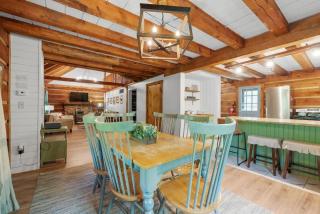 Outdoors Sleeps7 Family Getaway Fun Arcade - 2