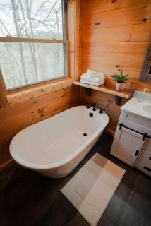 Memories at Hillside A Modern Cabin Hocking Hills - 9