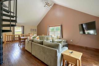 Tranquil Heights Cabin In Hocking Hills- HOT TUB! - 2