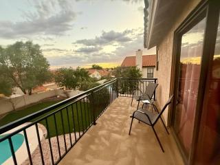 Southwestern Paradise, Simply Classic 4Bed 3Bath - 2