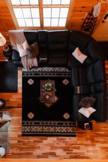 Sleeps 16! Luxury Cabin with Game Room & Hot Tub - 6