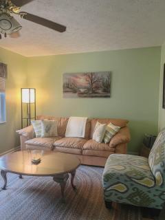 Blue Cottage with Game Room Deck & Hot Tub - 5