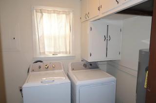 DT Location W Washer and Dryer. Fully Renovated. - 7