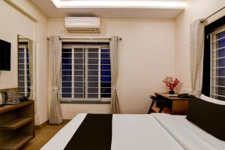 Townhouse The 36 Inn Madhuravada Bus Stop - 6