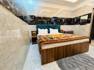 Hotel Jyoti Stay Inn 10 Min to Ram Tample - 9