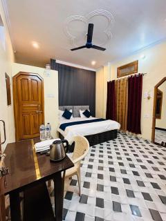 Hotel Jyoti Stay Inn 10 Min to Ram Tample - 2