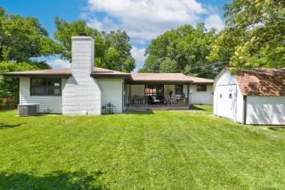 Private Patio W Fenced Yard in Quiet Neighborhood - 9