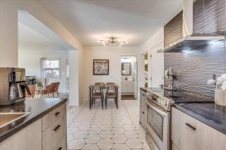 Private Patio W Fenced Yard in Quiet Neighborhood - 7