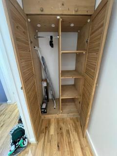 Chic 2-Bed Flat Trendy East London - 8