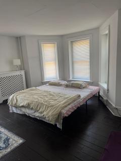 - Historic District Haven 3BR, 2BA Townhome Escape - 1