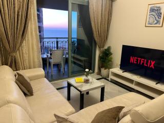 Cozy Apartment On San Stefano Grand Plaza Towers - 4
