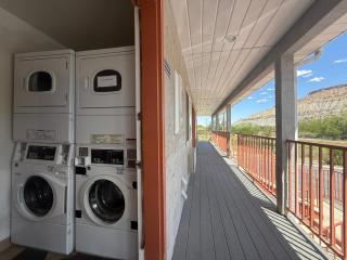 Cathedral Valley Inn - Caineville - 1