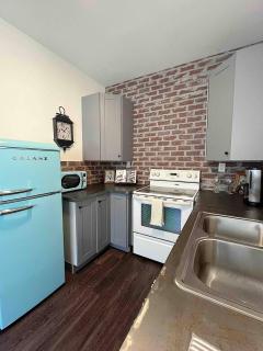 Downtown Location W Patio plus Washer and Dryer - 7