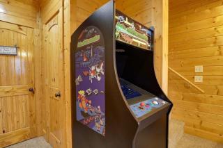 A Natural High - Jaw-Dropping Views, Steamy Hot Tub + Fun Game Nights - 7