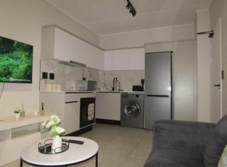1 Bed Crystal Lagoon Escape - Pretoria - 0