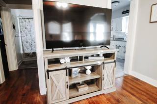 Central Location. Fenced Yard W Washer and Dryer - 5