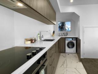 Sunlit 1BR in Christchurch CBD - 0