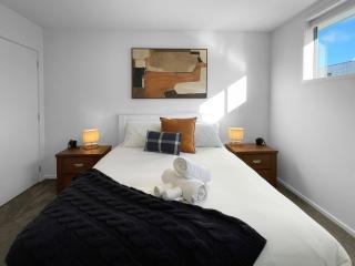 Sunlit 1BR in Christchurch CBD - 8