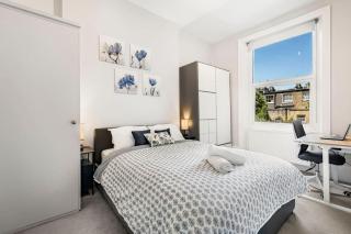 Stylish Kensington Home - Amazing Location - 0