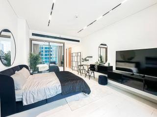 Modern Studio with Private Jacuzzi - 4