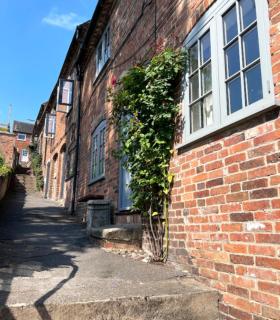 Smith Yard Cottage, Ashbourne - 3