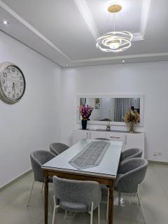 Appartement Meublé 3 chambres Salon - 0