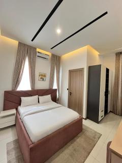 Tastefully Furnished 4 Bed TownHouse - 6
