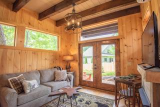 1 Mile to Downtown West Jefferson Camping Cabin #5 - 8