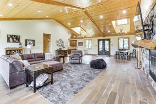 Hot Tub and Game Room Mtn-View Retreat in Big Bear! - 8