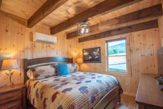 1 Mile to Downtown West Jefferson Camping Cabin #6 - 4