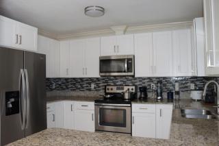 Super Room 5 minutes from PBI Airport - 8