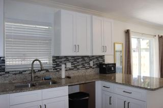 Super Room 5 minutes from PBI Airport - 5