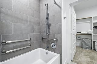 47 Chic 1Bedroom, Pool, Gym & Yoga Studio, Near Stockyards - 6