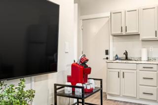 Downtown One Bedroom Apartment Fully Furnished - 2