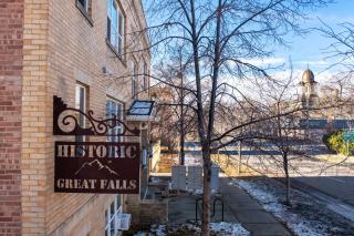 Downtown One Bedroom Apartment Fully Furnished - 1