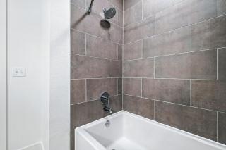 01 Stylish Condo, Resort Amenities, Near Stockyards - 6