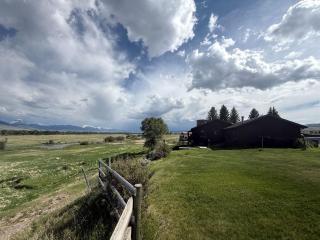 Charming Riverfront Guest House with Deck Overlooking Madison River, Near Ennis, Montana - 3