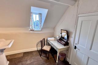Gwynne House - Historic Riverside Rooms & Apartments in Hereford City Centre, Sleeps 1-16 - 2