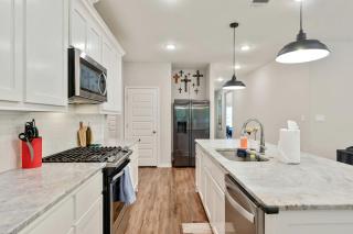 Scenic Creekside Retreat with Modern Comforts Near Texas A&M University in College Station, Texas - 4