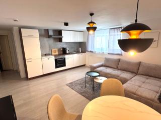 Helle 2-Zimmer Souterrain Wohnung - 0