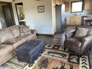 Charming Cabin with Mountain Views Near Madison River in Ennis, Montana - 8