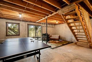 Vibrant Woodland Cabin Sanctuary near Great Cacapon River in West Virginia - 3
