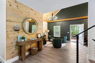 Stylish Lakehouse with Black-and-White Modern Design near Lake Hartwell, Clemson SC - 5