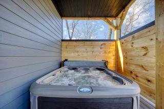 Brand-New Luxury Cabin with Game Room & Hot Tub near Downtown Gatlinburg, TN - 6