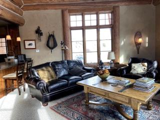 Scenic Creekside Lodge with Decks and Madison River Access near Yellowstone, Ennis Montana - 9