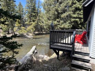 Charming Riverside Cabin with Deck Overlooking Madison River near Three Dollar Bridge in McAllister, Montana - 4
