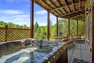 Spacious Luxury Log Cabin with Mountain Views, Hot Tub & Game Room near Gatlinburg & Pigeon Forge, Tennessee - 6