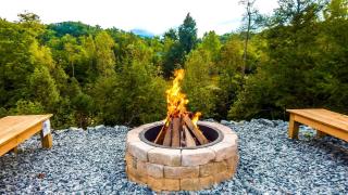 Spacious Luxury Log Cabin with Mountain Views, Hot Tub & Game Room near Gatlinburg & Pigeon Forge, Tennessee - 5