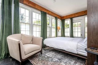 Romantic Historic Inn Suite with Mountain Views in Luray, Virginia - 4